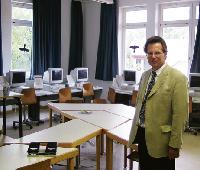 Der neu ausgestattete EDV-Raum der Haldenberger-Hauptschule hat Platz für viele Schüler. Jetzt hofft Rektor Strobel nur noch, dass dieser auch genutzt wird.	 Foto: ras
