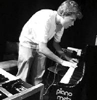 Matthias Bublath ist ein Virtuose am Piano und Keyboard: Tanzbarer New Yorker Sound. 	Foto: VA