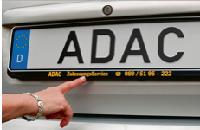 Das Warten hat ein Ende: Der ADAC übernimmt die Zulassungsformalitäten für Fahrzeuge.	 Foto: ADAC