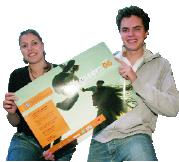 Raphaela Schweiger und Lukas Hellbrügge organisieren den ersten Münchner Schülerkongress besser06.	 Foto: GW