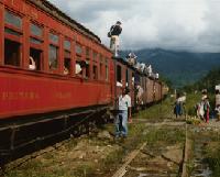 Eisenbahnfahrten sind im kleinen Land Ecuador besonders abenteuerlich. Foto: Privat