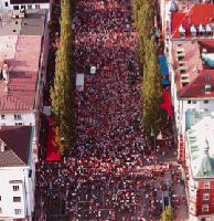 »Schwabinger Krawalle« 2006: Bis zu 100.000 Menschen machen die Leopoldstraße während der WM zur absoluten Fußgänger- und Feierzone.
