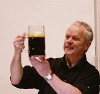 Professor Kreißl mischt Gold und braut Bier  am Freitag in einer öffentlichen Faschings-Vorlesung.	TUM