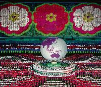 Pyongyang I, 2007, von Andreas Gursky. 
	Foto: Galerie Sprüth Magers