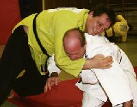 Judo Abteilungsleiter Alwin Brenner gegen den früheren Abteilungsleiter Roland Leuschel. Foto: VA