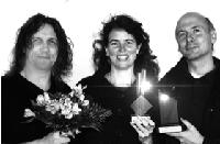 Der Vorstand des Bürgerforums Messestadt (li.) ehrte Kirsten Machelett (Mitte) und Heinrich Tardt (re.) für ihr Engagement.  	Foto: Privat