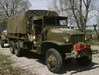 Historische Maschinerie: Zum Erinnerungstag fährt ein US-Militärkonvoi nach Unterschleißheim. Foto: VA