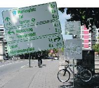 Neue Schilder für Fahrradfahrer: Mit ihrer Zweirad-Offensive will die Stadt mehr Münchner auf den Drahtesel bringen.	