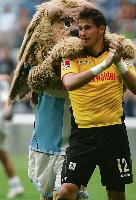 Gegen Köln gab es für Philipp Tschauner Köln nicht viel zu feiern. Der Löwen-Keeper musste nach einer Verletzung operiert werden. Foto: sampics