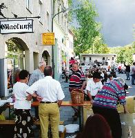 Guter Besuch, schönes Programm und gute Stimmung gab es beim Straßenfest des Gewerbekreises Ramersdorf in der Aribonenstraße. Foto: aha