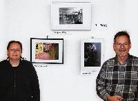 Moosach im Sucher: M. Eberhardt (li.) und J. Splettstößer gewannen den zweiten beziehungsweise dritten Platz beim hiesigen Foto-Wettbewerb. Platz 1 heimste das Foto von B. Hilbig (Bild in der Mitte) ein. F: C. Lehrer