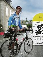 1.002 Kilometer sind geschafft: Ulrich Meisner aus Zamdorf bei der Paris  Brest  Paris Rundfahrt. Ein Rad-Marathon bei Regenwetter. Foto: Privat