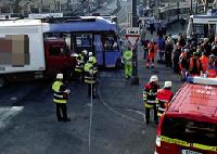 Die Feuerwehr kümmerte sich um den Unfall am Sendlinger Tor.Foto: Feuerwehr