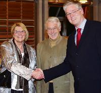 Hannelore Gabor, Manfred Solbrig und Dieter Gruchmann (v. li.) vor der Garchinger Stichwahl. Foto: ba