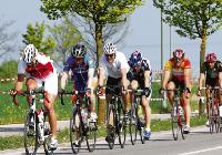 Die Verfolger hatten es schwer den Klassefahrer Wolfgang Sacher (l.) beim Radrennen vergangenes Jahr einzuholen. Foto: TSV