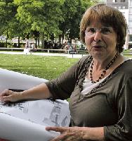 Die Vorsitzende des BA 5, Adelheid Dietz-Will, sorgt sich um die Bevölkerungsstruktur im Stadtteil und fordert ein Umwandlungsverbot für Häuser in Erhaltungssatzungsgebieten.	Foto: ak