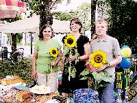 Freuten sich über ein gelungenes Fest: Illona Maier (Schatzmeisterin), Maria Kammüller (Schriftführerin) und Sprecher Manfred Gnadenberger. Foto: Woschée
