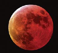 Wenn sich der Mond verfinstert, erscheint er gelblich bis rötlich verfärbt am Himmel. 	Foto: VA
