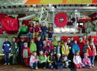 45 Ferienkinder wurden bei der Freiwilligen Feuerwehr Feldkirchen vor knifflige Herausforderungen gestellt. 	Foto: Feuerwehr