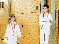 Junge Sieger: Laura (7 Jahre) auf Platz 1 und Lydia (5 Jahre) auf dem 2. Platz. Foto: TSV