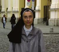 Besonders »kirchenferne« Menschen möchte Schwester Bernadette zur Rikschafahrt einladen.	Foto: js