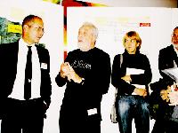 Josef Koch, Vorsitzender des Bezirksausschusses (BA) Berg am Laim (Mitte) zählt die Mängel im Bildungswesen auf, rechts die Vorsitzende des Unterausschusses Schule und Soziales im BA Trudering-Riem, Magdalena Miehle.	Foto: Föll