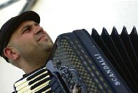 Martin Lubenov gastiert beim Akkordeon Festival im Jazzclub Unterfahrt.	Foto: VA