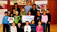 Die Grundschüler in Oberhaching erliefen stolze 3.393,30 Euro, die jetzt einem sozialen Zweck zugute kommen sollen. Foto: hol