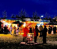 Eine märchenhafte Vorweihnachtszeit beschert der Weihnachtsmarkt am Dülferanger noch bis Sonntag. Foto: ah