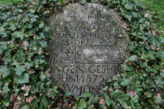 Der U-Boot-Erfinder Wilhelm Bauer liegt am Alten Nördlichen Friedhof begraben. Foto: ms