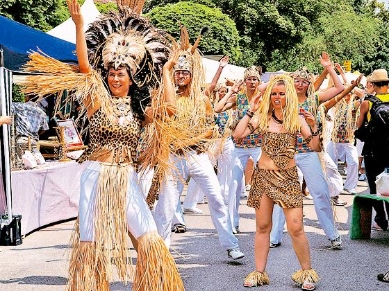 Brasilianisches Flair verbreitete die Gruppe »Tanz Brasil«. Foto: Rammelsberger