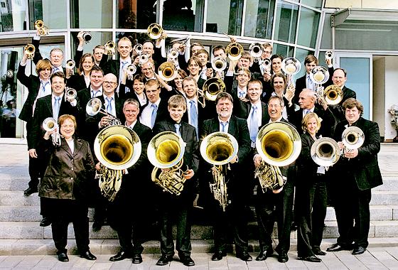 Brass Band München: 32 Blechbläser bringen dem Publikum begeistert ihre Musik näher. Foto: Privat
