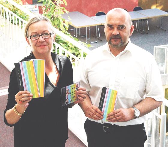 Daniela Benker und Thomas Stockerl präsentieren das neue Kulturprogramm der Stadt Unterschleißheim. 	Foto: js