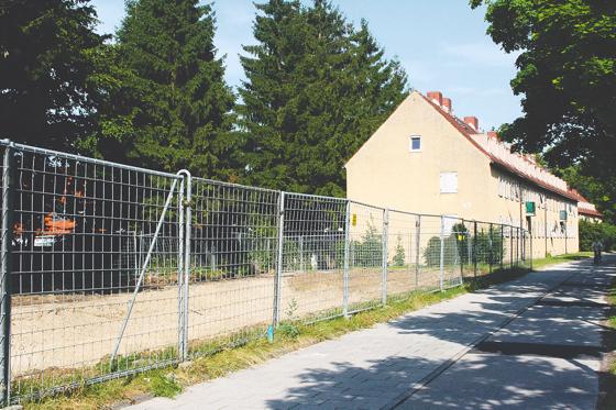 Die GWG plant, sämtliche ihrer Mietshäuser in der Maikäfersiedlung abzureißen, hier der letzte Abriss in der Bad Schachener Straße.	Foto: js