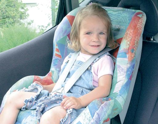 In Kindersitzen kommt es leicht zum Wärmestau. Mit einer optimal eingestellten Klimaanlage vermeidet man die Hitzebelastung für die Kleinen.