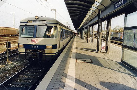 Der Truderinger Bahnhof wird 1972 zur S-Bahnstation.