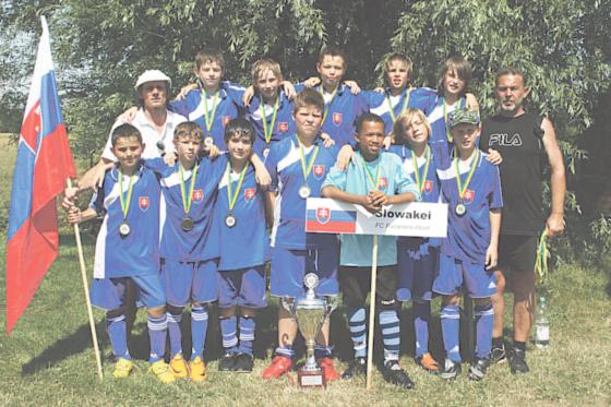 Die E1-Junioren des FC Fasanerie Nord nach ihrem 3. Platz bei der Mini-WM.  Foto: Verein
