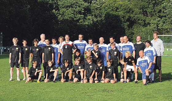 Saisonabschlussfeier beim TSV Moosach-Hartmannshofen mit besonderem Schmankerl. 	Foto: Verein
