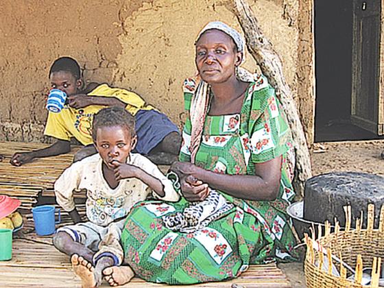 Film im Heppel & Ettlich: Aidskranke Mütter schreiben in Uganda Memoiren für ihre Kinder. 	Foto: VA