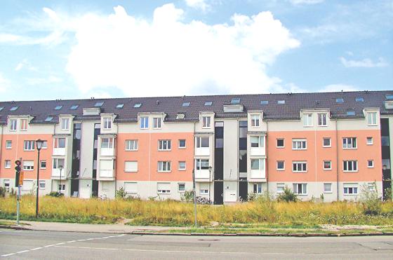 Die Häuser an der Äußeren Hauptstraße werden durch die Freiflächengestaltung belebt.	Foto: Ka