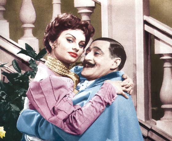 Totò und die große Sophia Loren in einer Szene aus Die verkaufte Unschuld.	Foto: VA