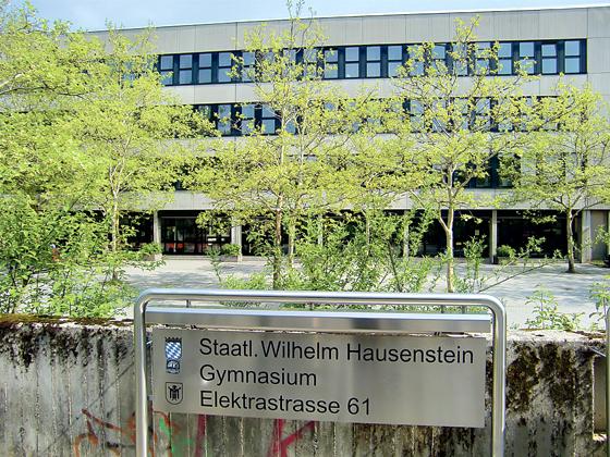 Auch im Wilhelm-Hausenstein-Gymnasium mussten Container aufgestellt werden.	Foto: ikb