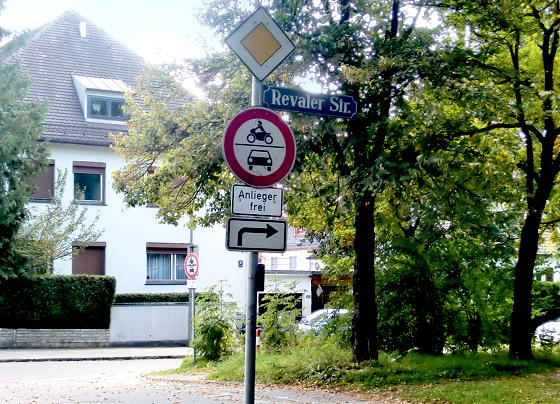 Nadelöhr Revaler Straße: Hier kanalisiert sich seit 2004 der Anliegerverkehr in die Parkstadt Bogenhausen  zum Leidwesen betroffener Anlieger.	Foto: ikb
