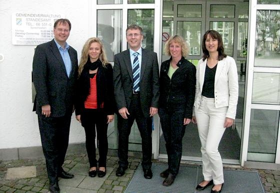 V.l.n.r.: Bürgermeister Wolfgang Panzer, Marina Öhl, Markus Schwarz, Gabriele Lechner-Walz, Sabine Leibiger