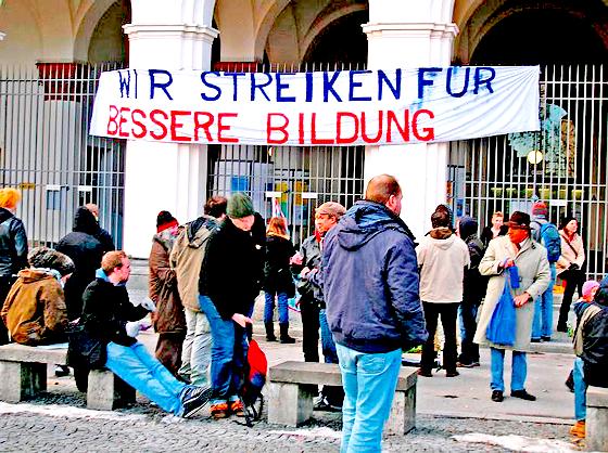 Genau ein Jahr ist es her, dass die Münchner Studenten für bessere Bildung kämpften: Wissenschaftsminister Wolfgang Heubisch gab damals positive Signale. Foto: Archiv