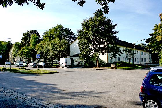 Auf dem Gelände der ehemaligen Kronprinz-Rupprecht-Kaserne will der Autobauer BMW ein Forschungs- und Innovationszentrum errichten. 	Foto: Schmidt