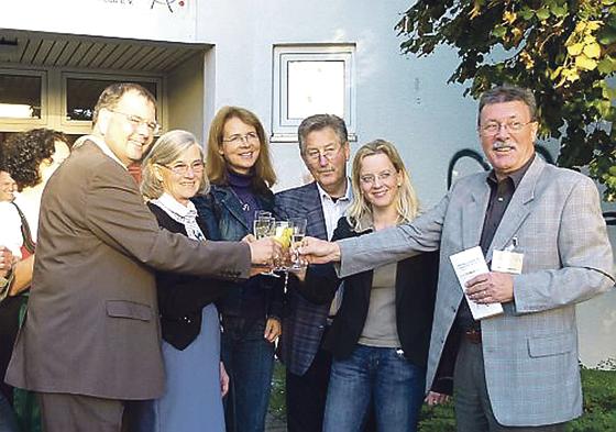 Eröffnungsfeier: Bürgermeister Wolfgang Panzer, Erdmute Forster, Ulrike Blätterman, Dieter Senninger,  Natascha Kohnen und Jürgen Hoerner (v. l.) Foto: VA