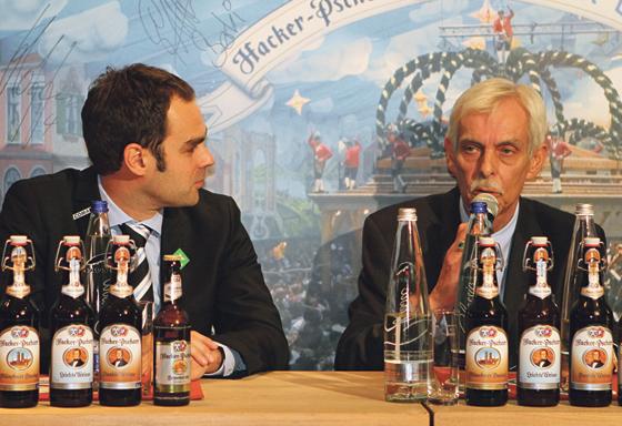 Vize-Präsident Dieter Schneider (rechts) und der neue Geschäftsführer Robert Schäfer. Foto: A. Wild