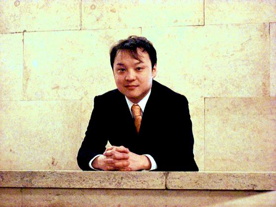 Pianist Hiroki Hori erfreut am 9. Dezember das  Publikum im Kulturzentrum.	Foto: Privat