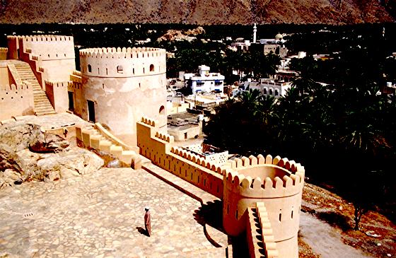 Beeindruckende Lehmfestungen bietet  das Sultanat Oman. Foto: Harald Mielke